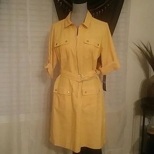 Yellow button detailed dress